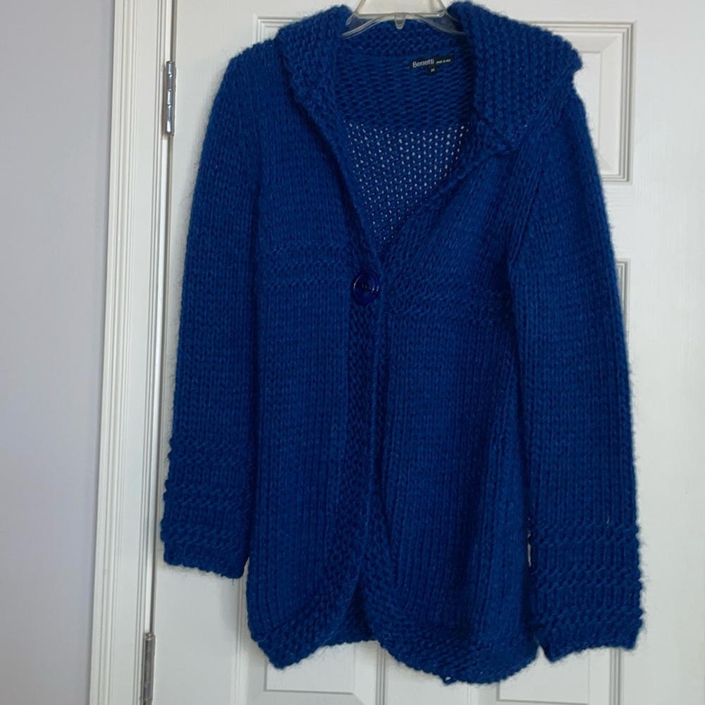 Pretty blue cardigan with one button